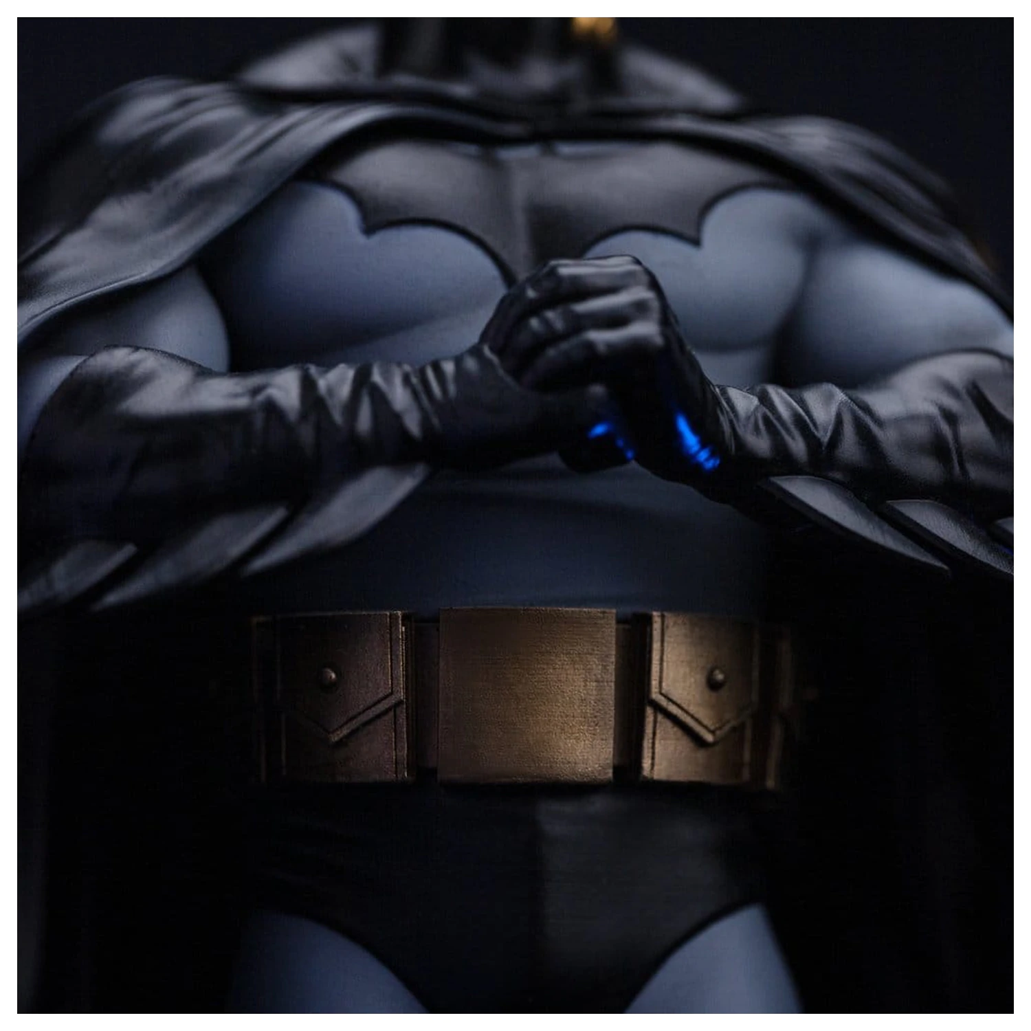 DC Comics Art Scale 1/10 Batman Trinity (CCXP Exkluzív 2025) szobor figura 31 cm termékfotó