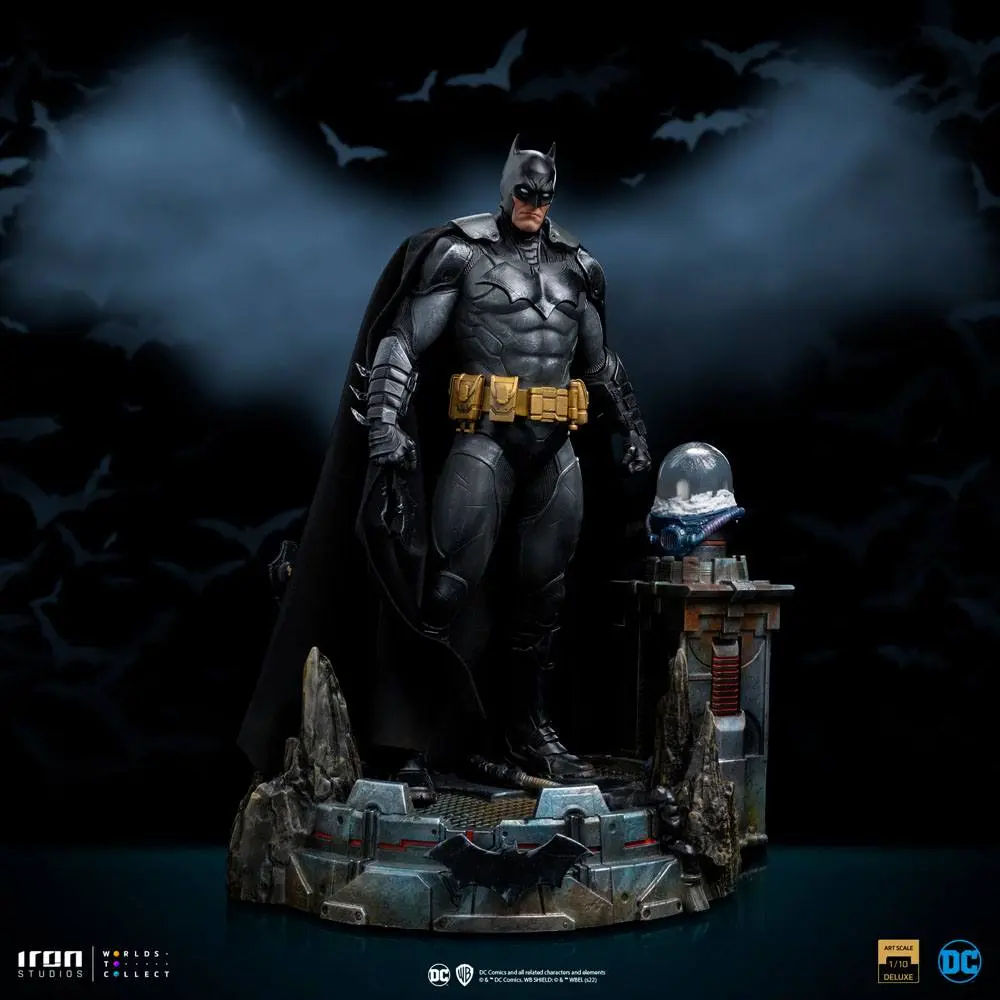 DC Comics Art Scale 1/10 Batman Unleashed Deluxe szobor figura 24 cm termékfotó