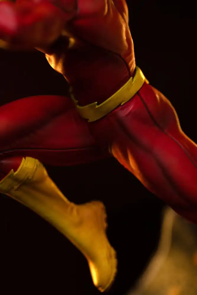DC Comics Art Scale 1/10 Flash szobor figura 25 cm termékfotó