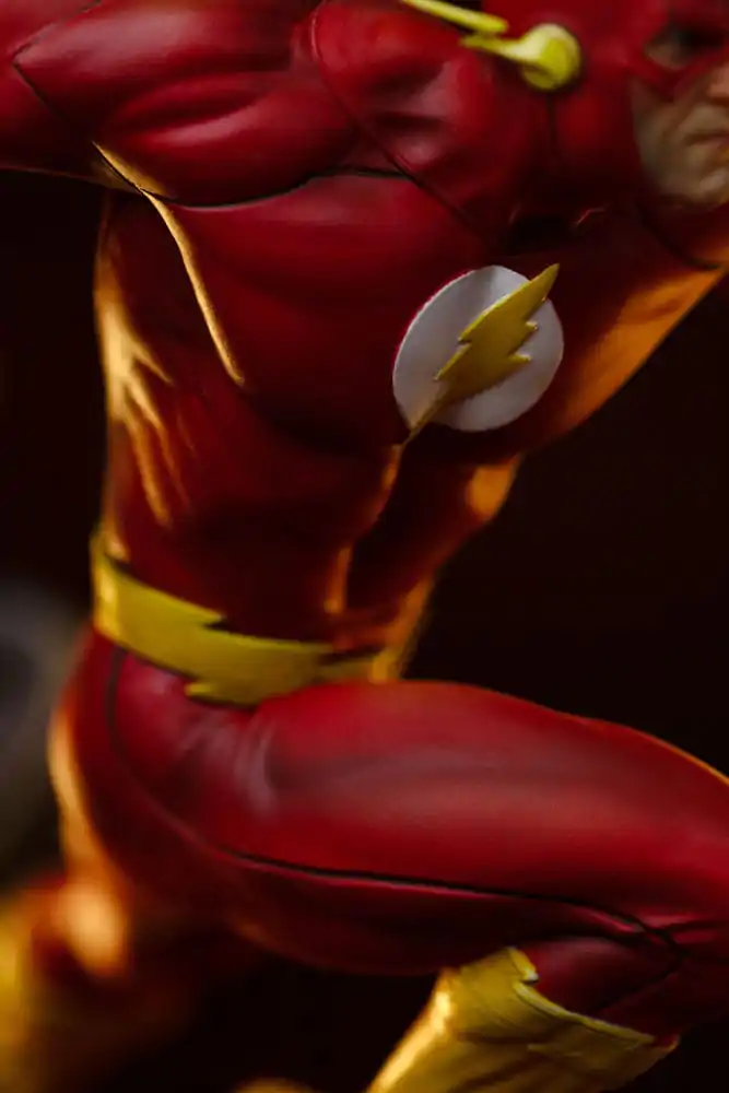 DC Comics Art Scale 1/10 Flash szobor figura 25 cm termékfotó