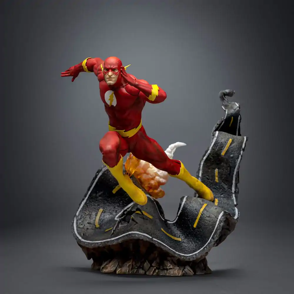 DC Comics Art Scale 1/10 Flash szobor figura 25 cm termékfotó