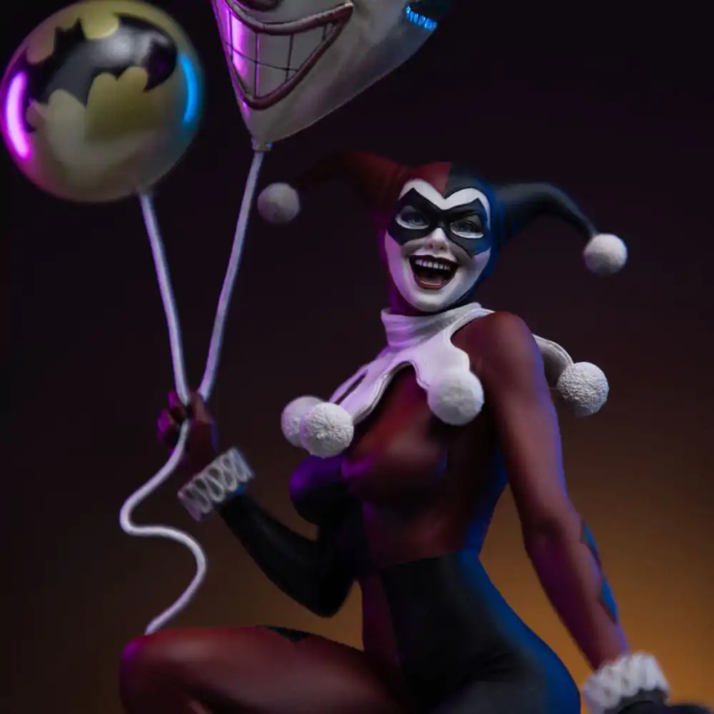 DC Comics Art Scale 1/10 Harley Quinn Unleashed szobor figura 30 cm termékfotó