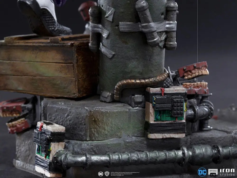 DC Comics Art Scale 1/10 The Joker szobor figura 23 cm termékfotó