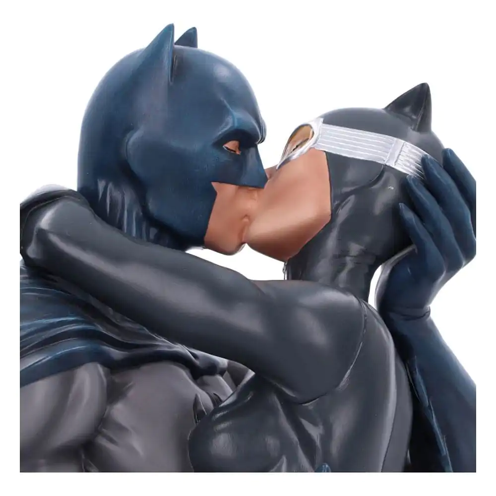 DC Comics Batman & Catwoman mellszobor figura 30 cm termékfotó