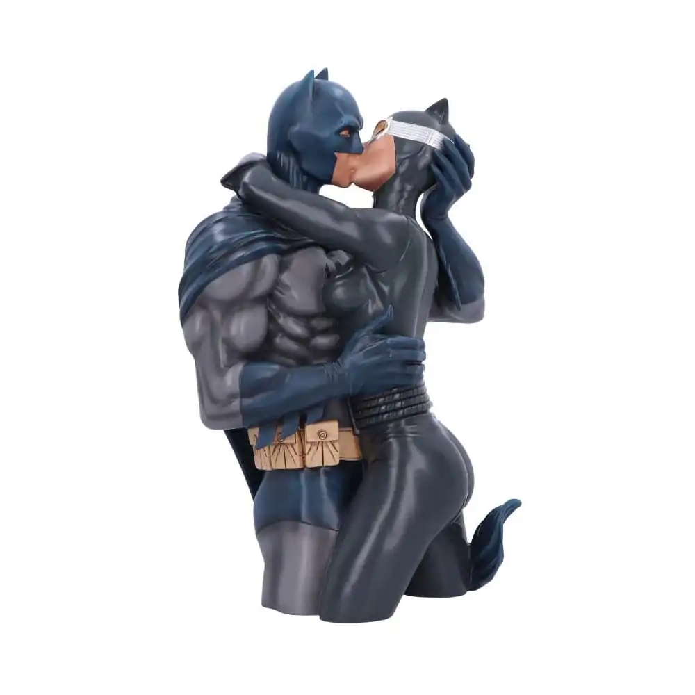 DC Comics Batman & Catwoman mellszobor figura 30 cm termékfotó