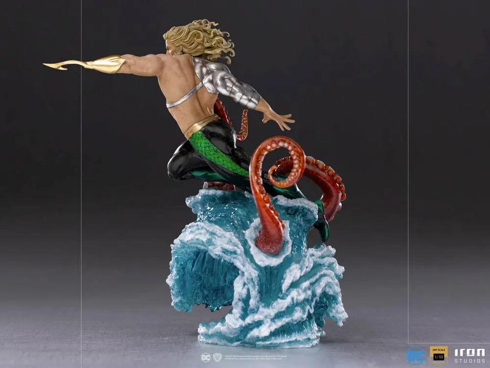 DC Comics Deluxe Art Scale 1/10 Aquaman szobor figura 26 cm termékfotó
