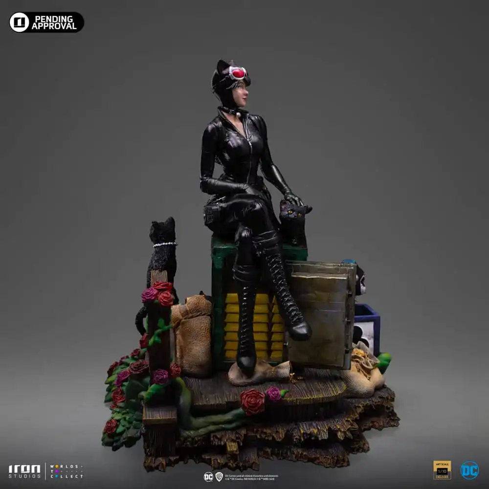 DC Comics Deluxe Art Scale 1/10 Catwoman (Gotham City Sirens) szobor figura 21 cm termékfotó