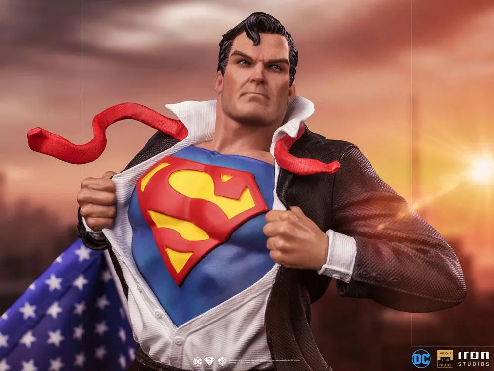 DC Comics Deluxe Art Scale 1/10 Clark Kent szobor figura 29 cm termékfotó