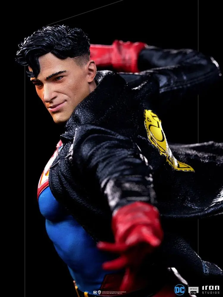 DC Comics Deluxe Art Scale 1/10 Superboy szobor figura 28 cm termékfotó