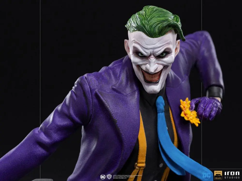 DC Comics Deluxe Art Scale 1/10 The Joker szobor figura 23 cm termékfotó