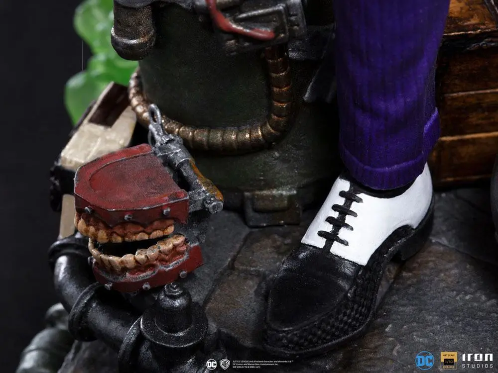 DC Comics Deluxe Art Scale 1/10 The Joker szobor figura 23 cm termékfotó