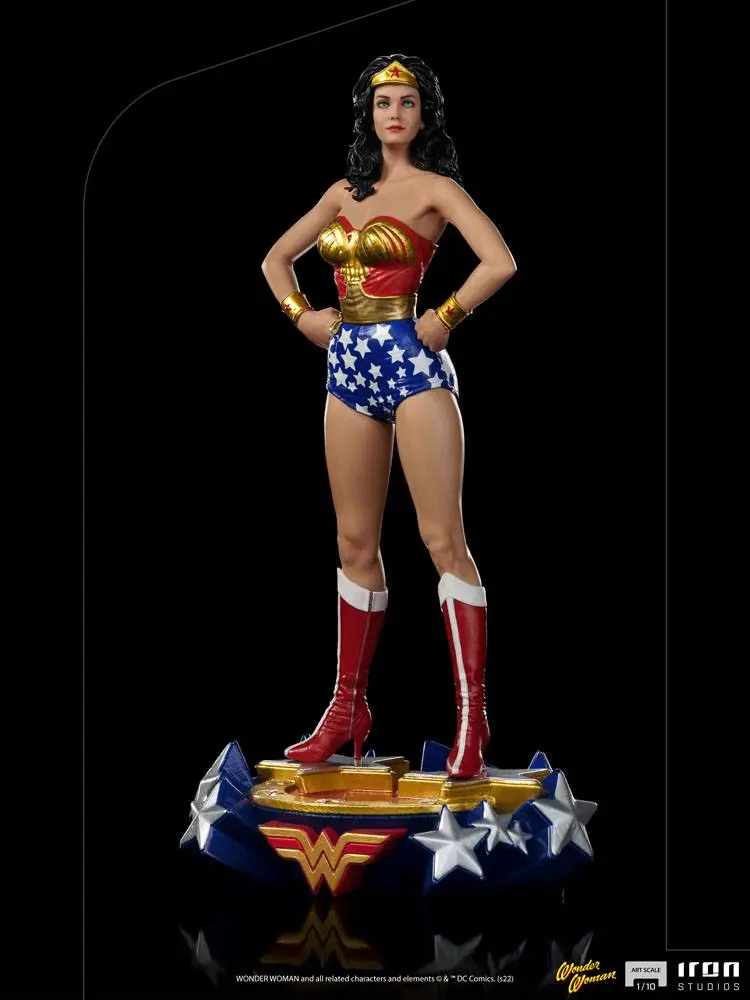 DC Comics Deluxe Art Scale 1/10 Wonder Woman Lynda Carter szobor figura 23 cm termékfotó