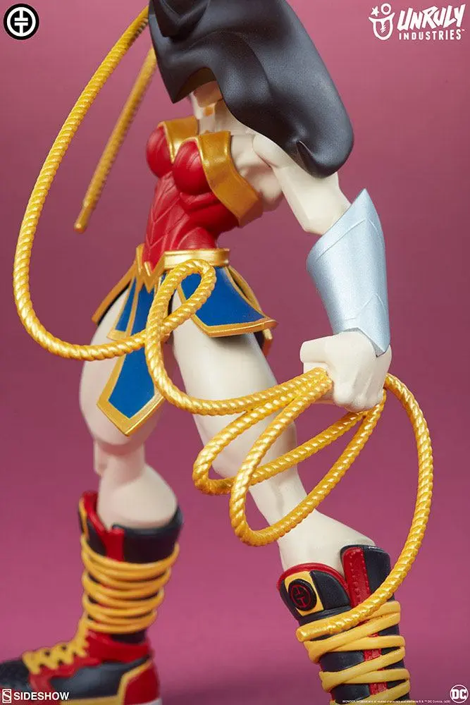 DC Comics Designer Series Wonder Woman by Tracy Tubera Vinyl szobor figura 22 cm termékfotó
