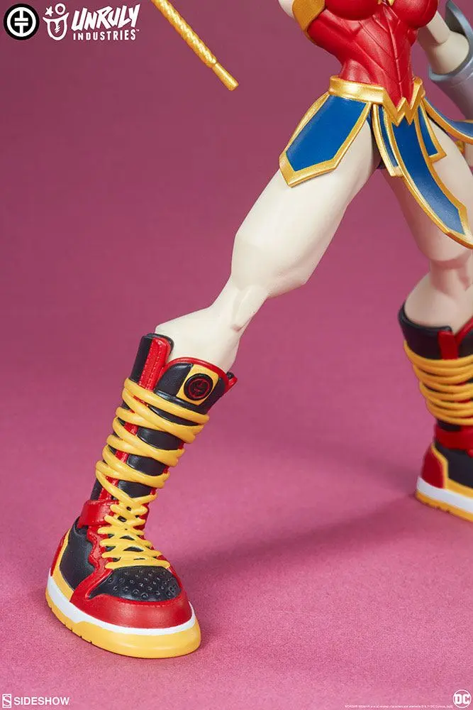 DC Comics Designer Series Wonder Woman by Tracy Tubera Vinyl szobor figura 22 cm termékfotó