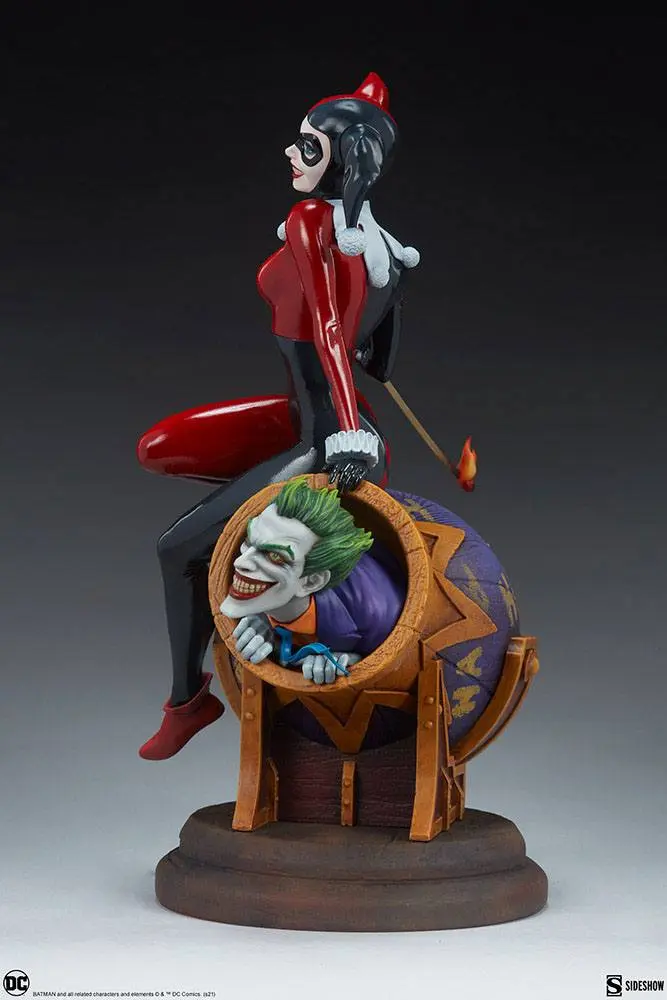 DC Comics Diorama Harley Quinn and The Joker 35 cm termékfotó