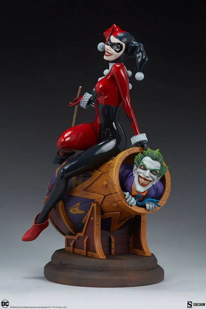 DC Comics Diorama Harley Quinn and The Joker 35 cm termékfotó