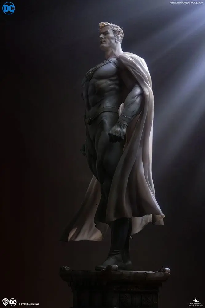 DC Comics Museum Line 1/4 Superman szobor figura 60 cm termékfotó