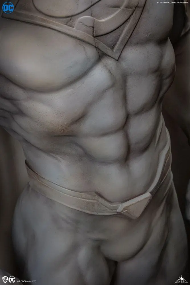 DC Comics Museum Line 1/4 Superman szobor figura 60 cm termékfotó