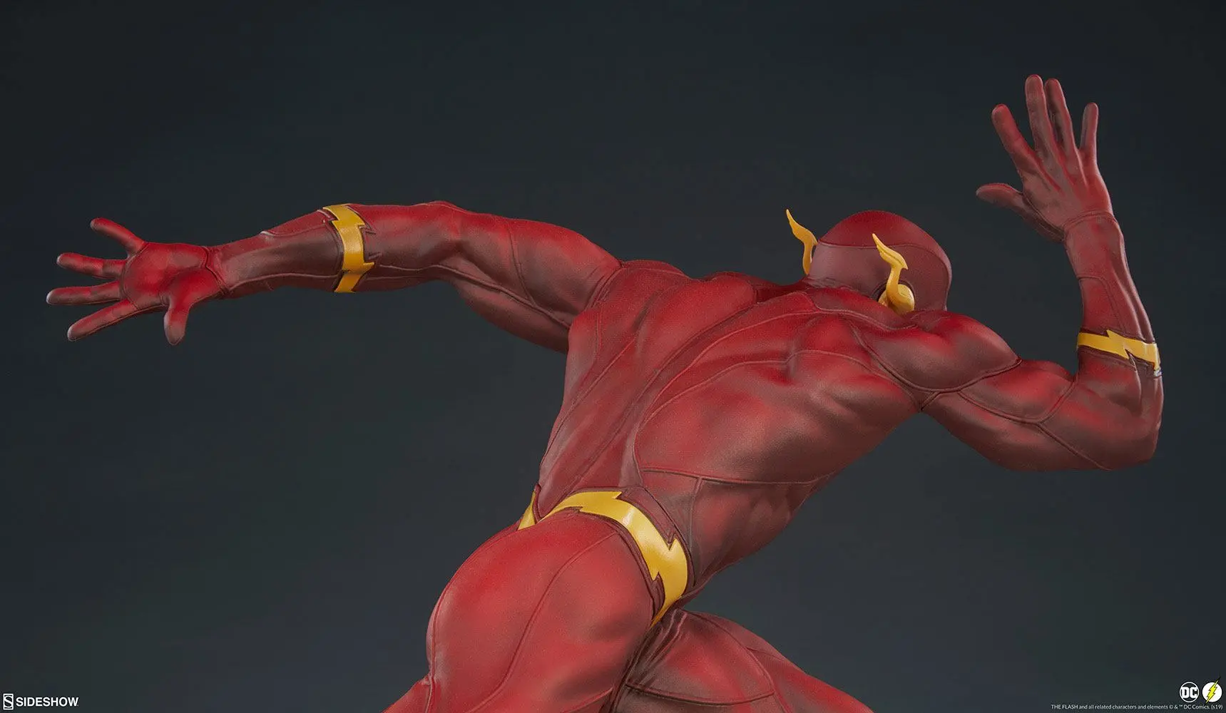 DC Comics Premium Format figura The Flash 43 cm termékfotó