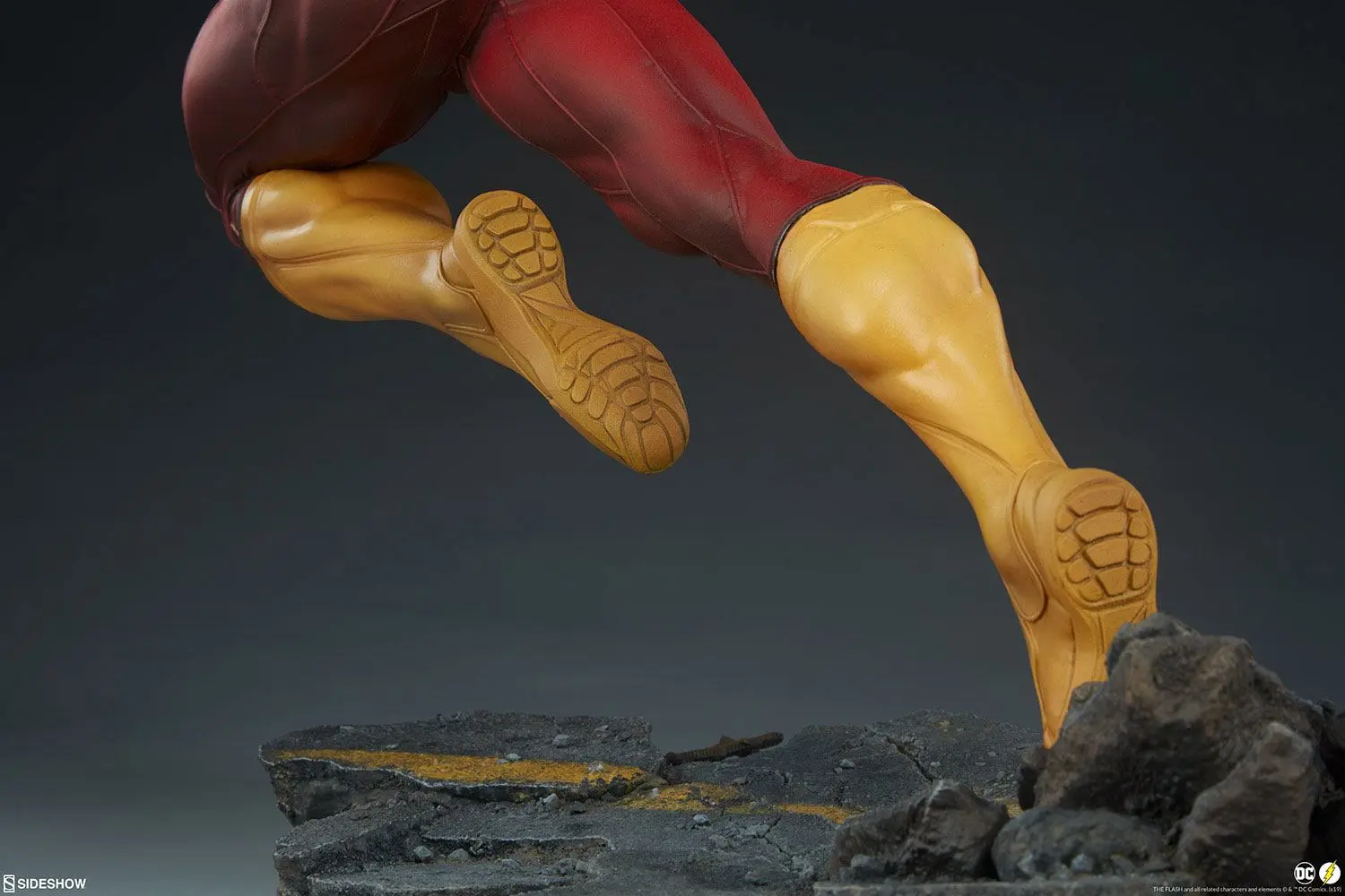DC Comics Premium Format figura The Flash 43 cm termékfotó