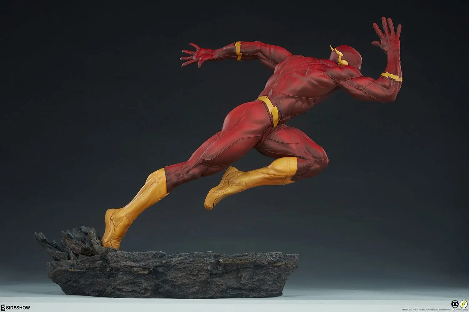 DC Comics Premium Format figura The Flash 43 cm termékfotó