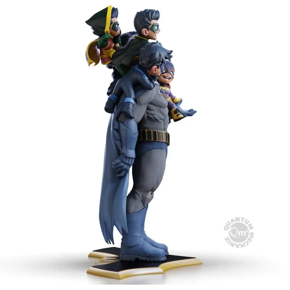 DC Comics Q-Master Batman: Family Classic Diorama szobor figura 38 cm termékfotó