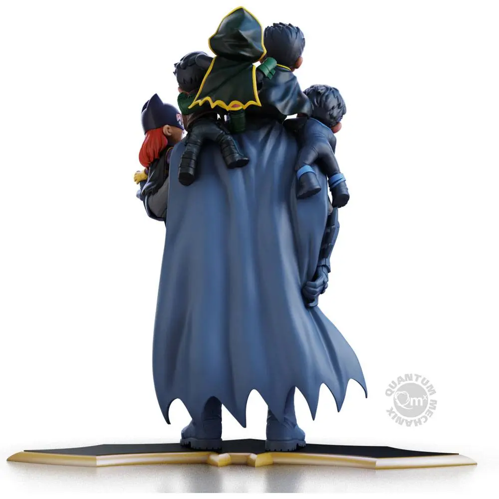 DC Comics Q-Master Batman: Family Classic Diorama szobor figura 38 cm termékfotó