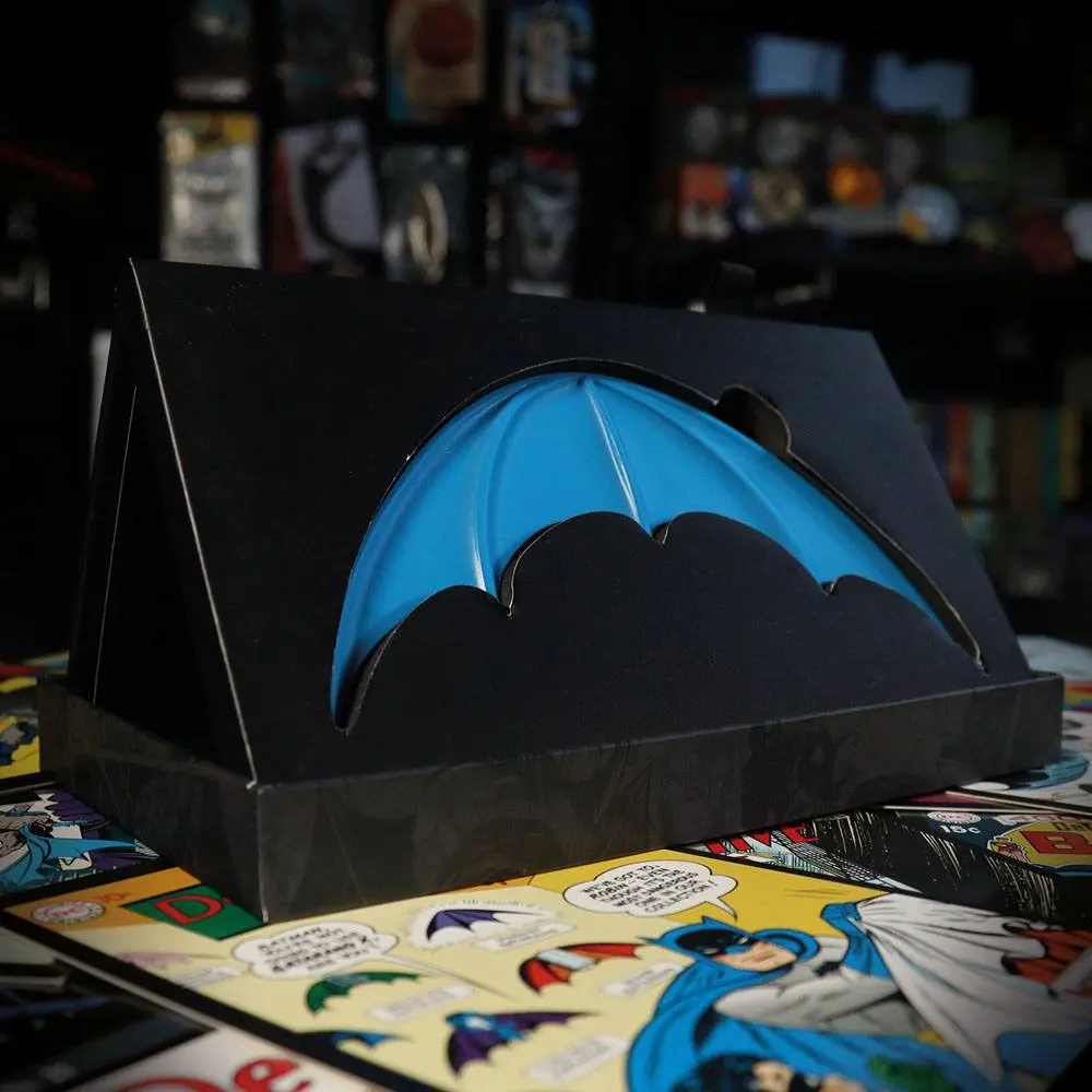 DC Comics replika Retro Batman Batarang Limitált kiadás 18 cm termékfotó