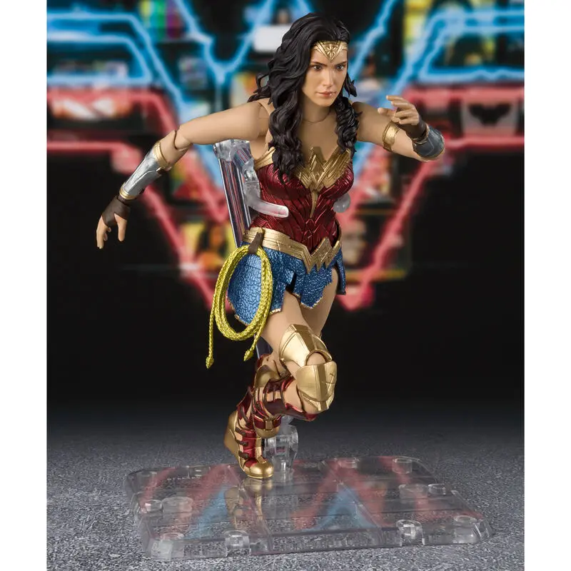DC Comics Wonder Woman 1984 figura 15cm termékfotó