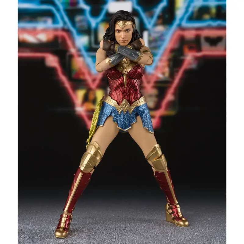 DC Comics Wonder Woman 1984 figura 15cm termékfotó