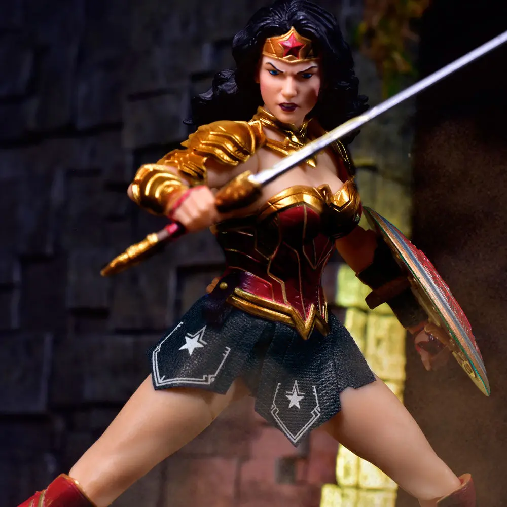 DC Comics Wonder Woman Mozgatható figura 17cm termékfotó