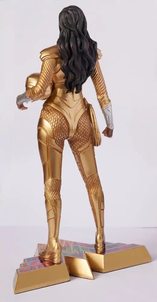 DC Comics Wonder Woman szobor figura 26 cm termékfotó