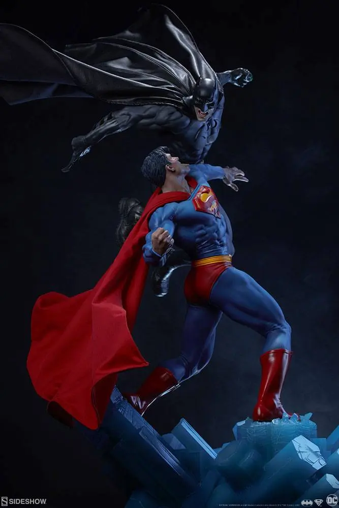 DC ComicsBatman vs. Superman  szobor figura 60 cm termékfotó