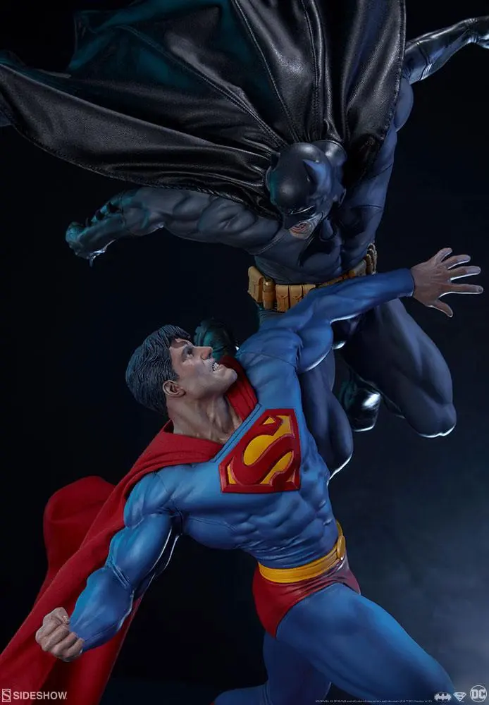 DC ComicsBatman vs. Superman  szobor figura 60 cm termékfotó