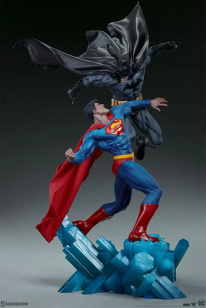 DC ComicsBatman vs. Superman  szobor figura 60 cm termékfotó
