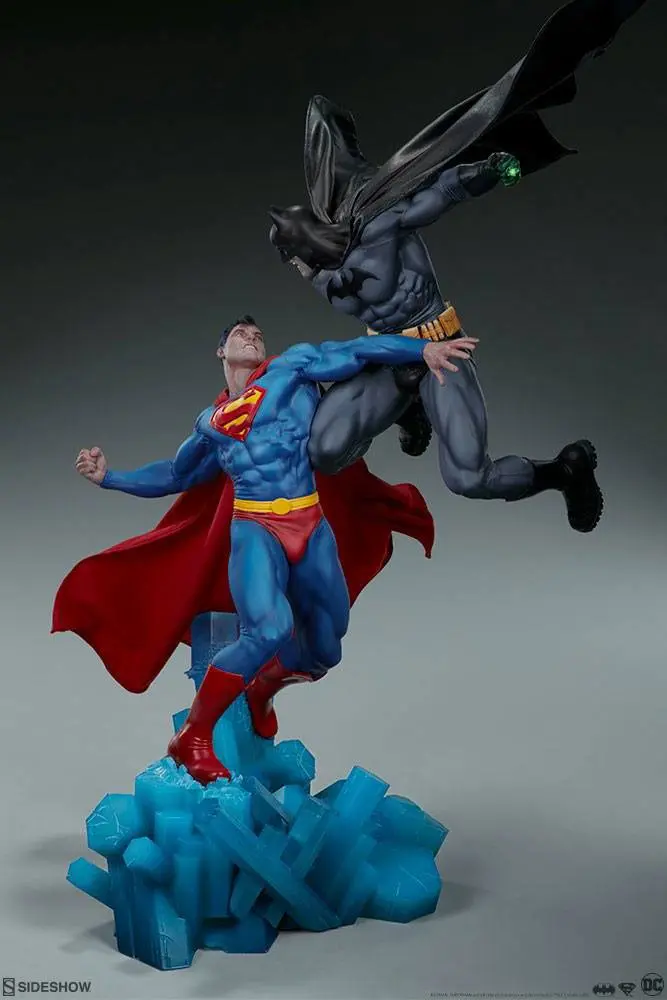 DC ComicsBatman vs. Superman  szobor figura 60 cm termékfotó