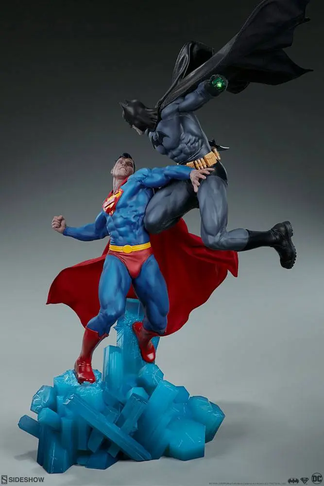 DC ComicsBatman vs. Superman  szobor figura 60 cm termékfotó
