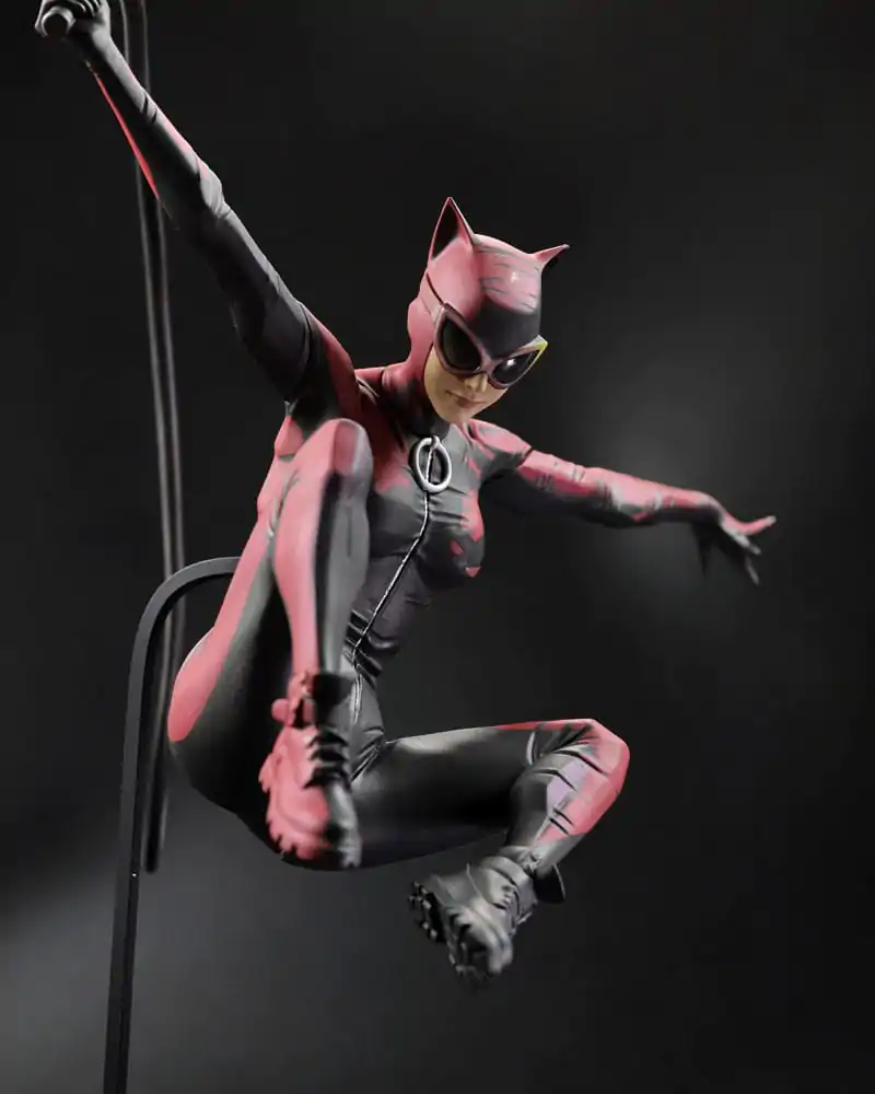 DC Designer Series 1/6 Catwoman by Jock szobor figura 33 cm termékfotó