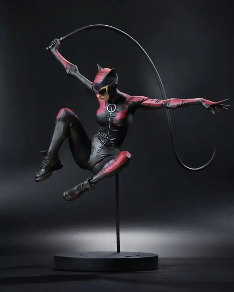 DC Designer Series 1/6 Catwoman by Jock szobor figura 33 cm termékfotó