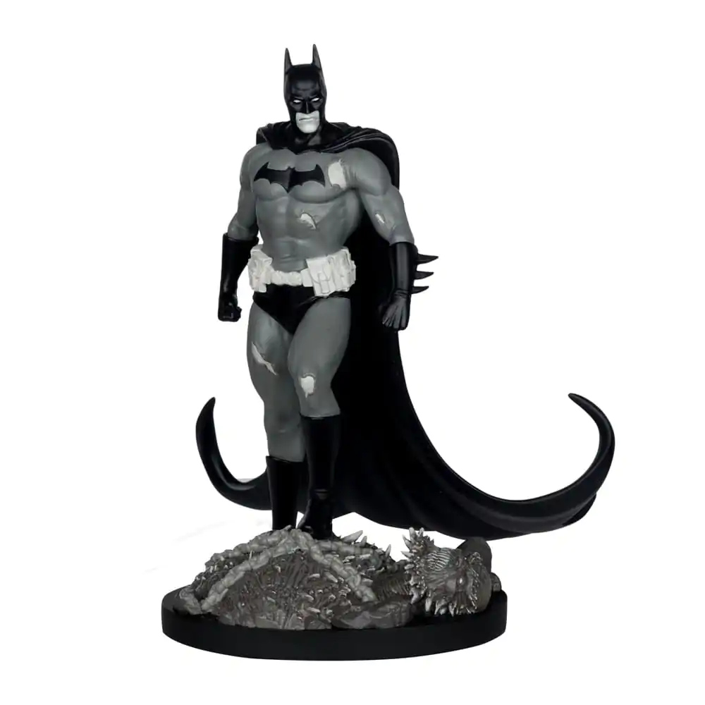 DC Direct 1/10 Batman by Bjorn Barends (Black White) szobor figura 18 cm termékfotó