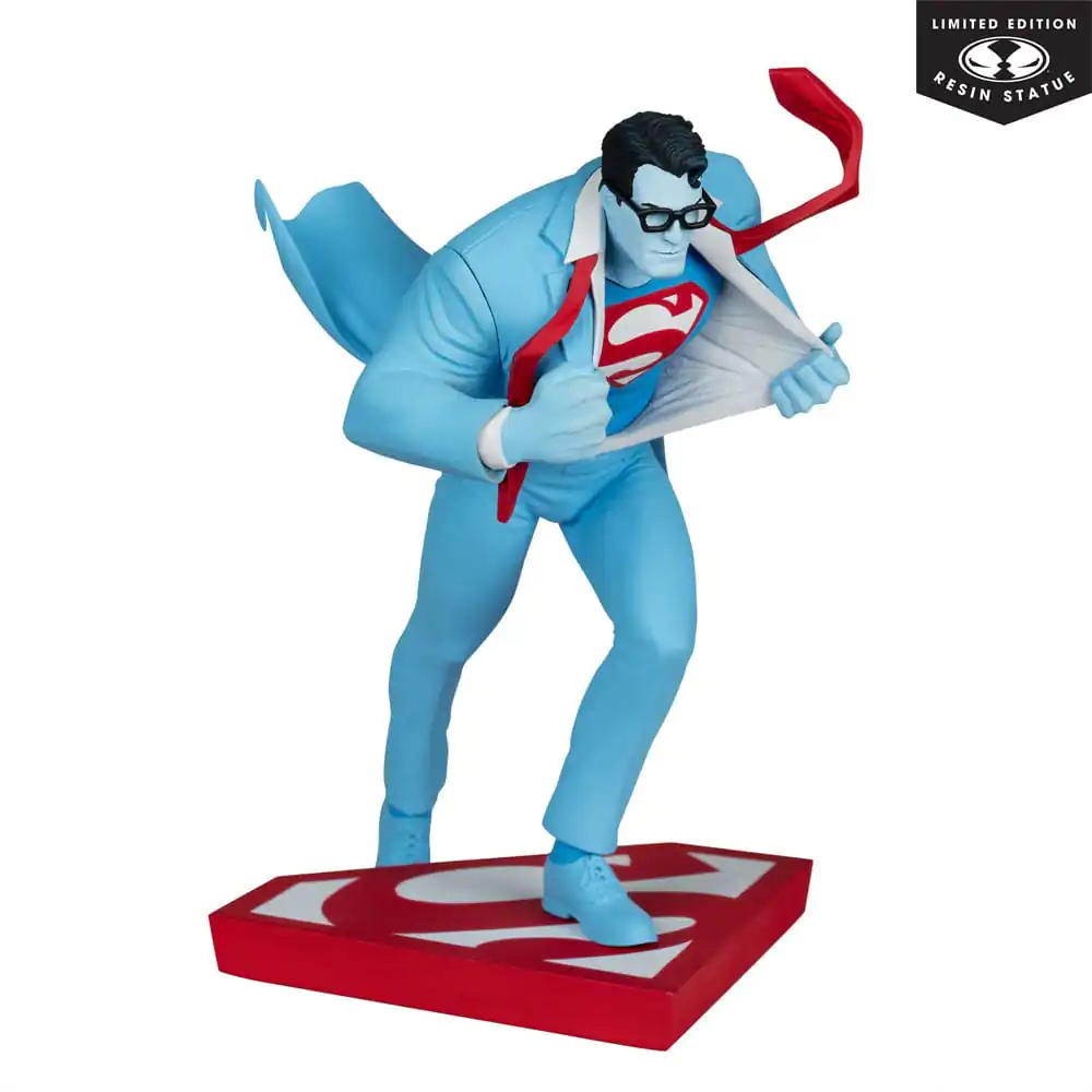 DC Direct 1/10 Superman Red and Blue: Superman by Clayton Henry szobor figura Limitált kiadás 16 cm termékfotó
