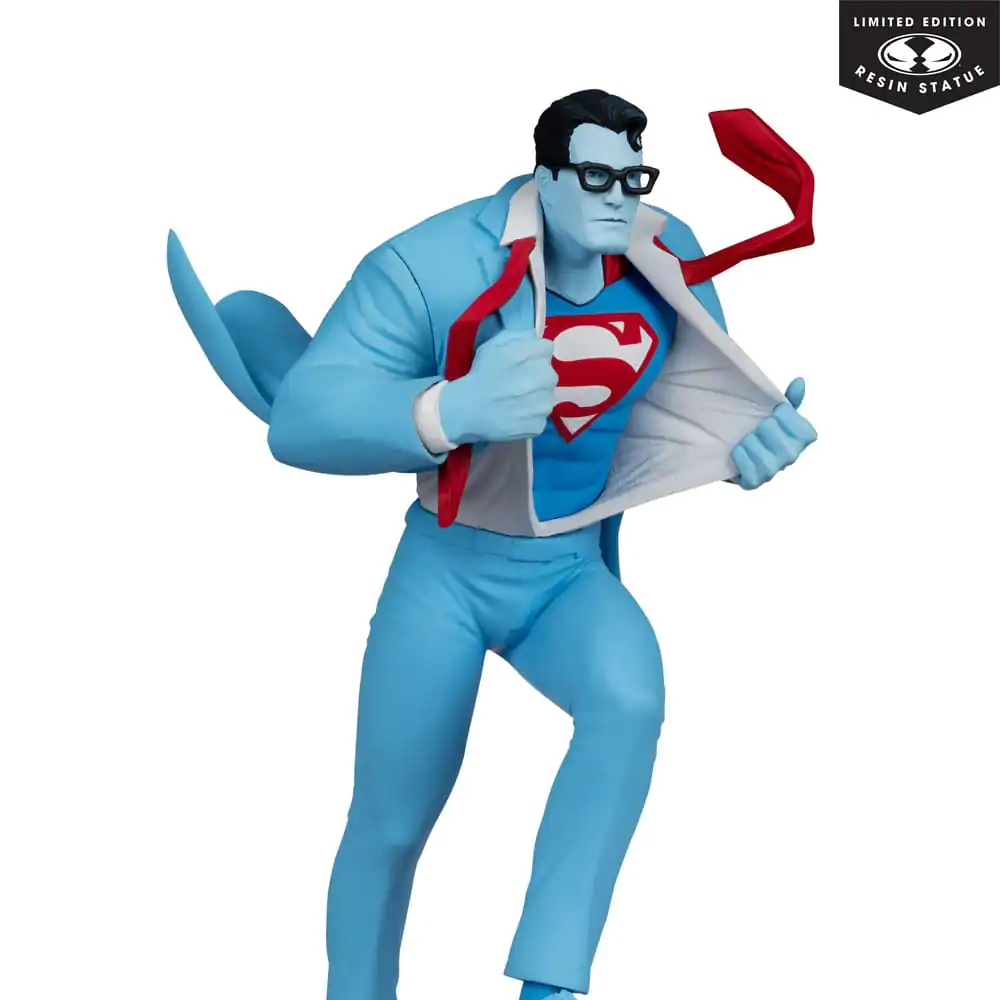 DC Direct 1/10 Superman Red and Blue: Superman by Clayton Henry szobor figura Limitált kiadás 16 cm termékfotó