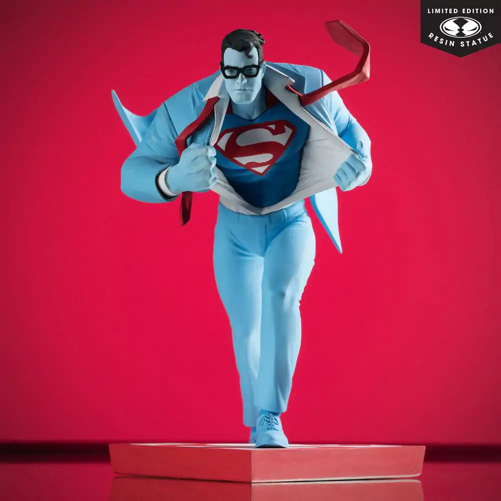 DC Direct 1/10 Superman Red and Blue: Superman by Clayton Henry szobor figura Limitált kiadás 16 cm termékfotó