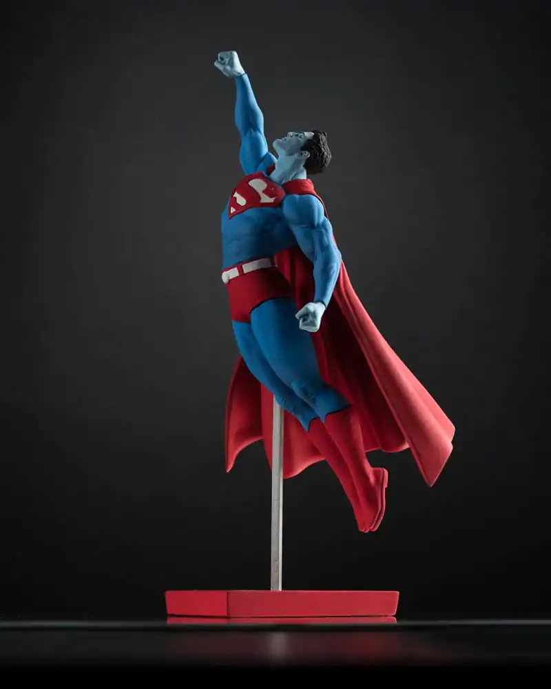 DC Direct 1/10 Superman Red and Blue: Superman by Gary Frank szobor figura Limitált kiadás 26 cm termékfotó