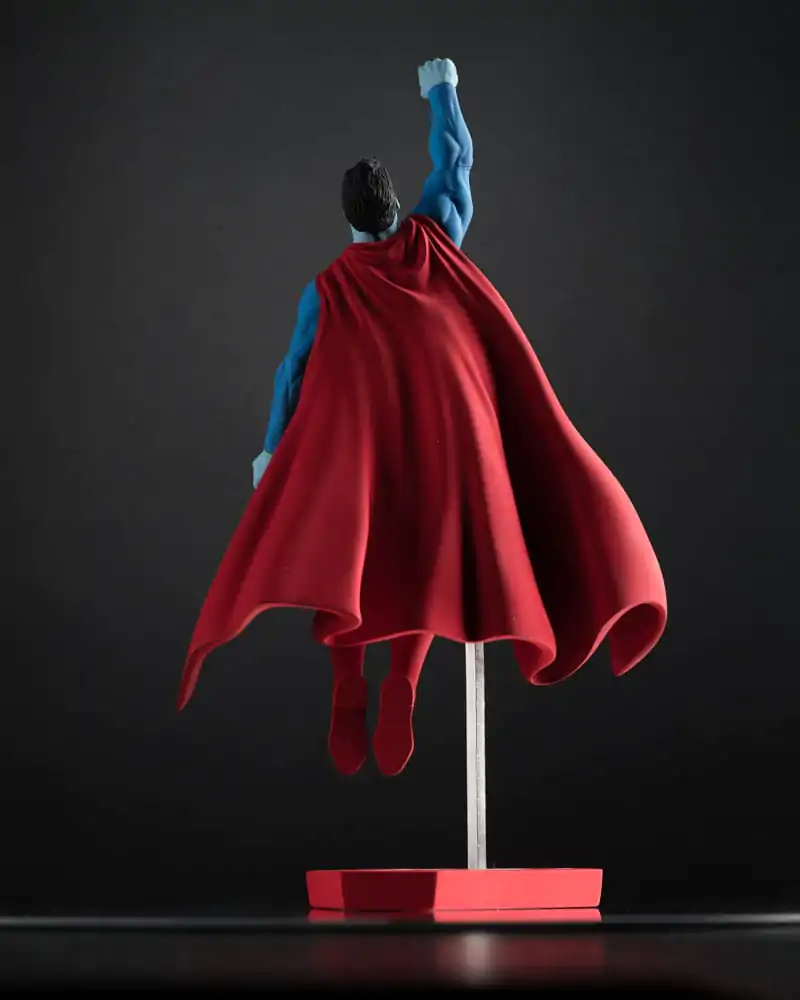 DC Direct 1/10 Superman Red and Blue: Superman by Gary Frank szobor figura Limitált kiadás 26 cm termékfotó