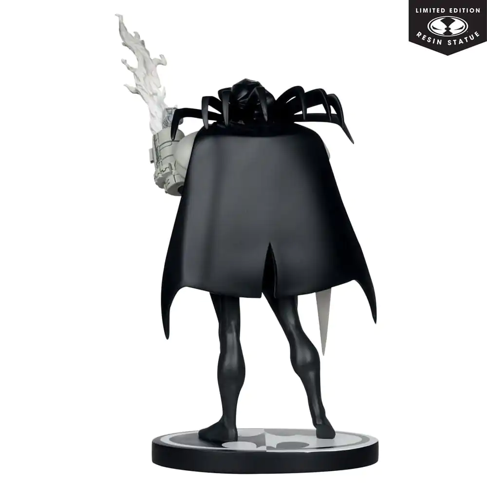 DC Direct Batman: Black &amp; White 1/10 Azrael by Joe Quesada szobor figura 21 cm termékfotó