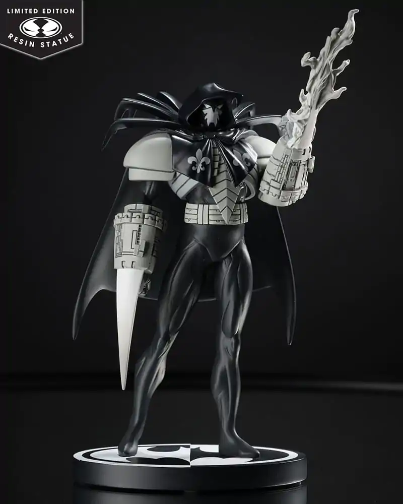 DC Direct Batman: Black &amp; White 1/10 Azrael by Joe Quesada szobor figura 21 cm termékfotó