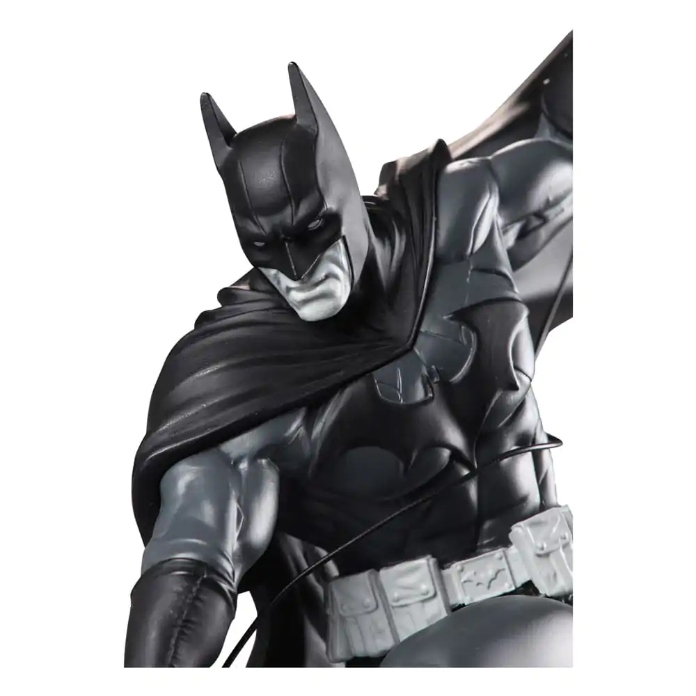 DC Direct Batman Black & White 1/10 Batman by Inhyuk Lee szobor figura 25 cm termékfotó