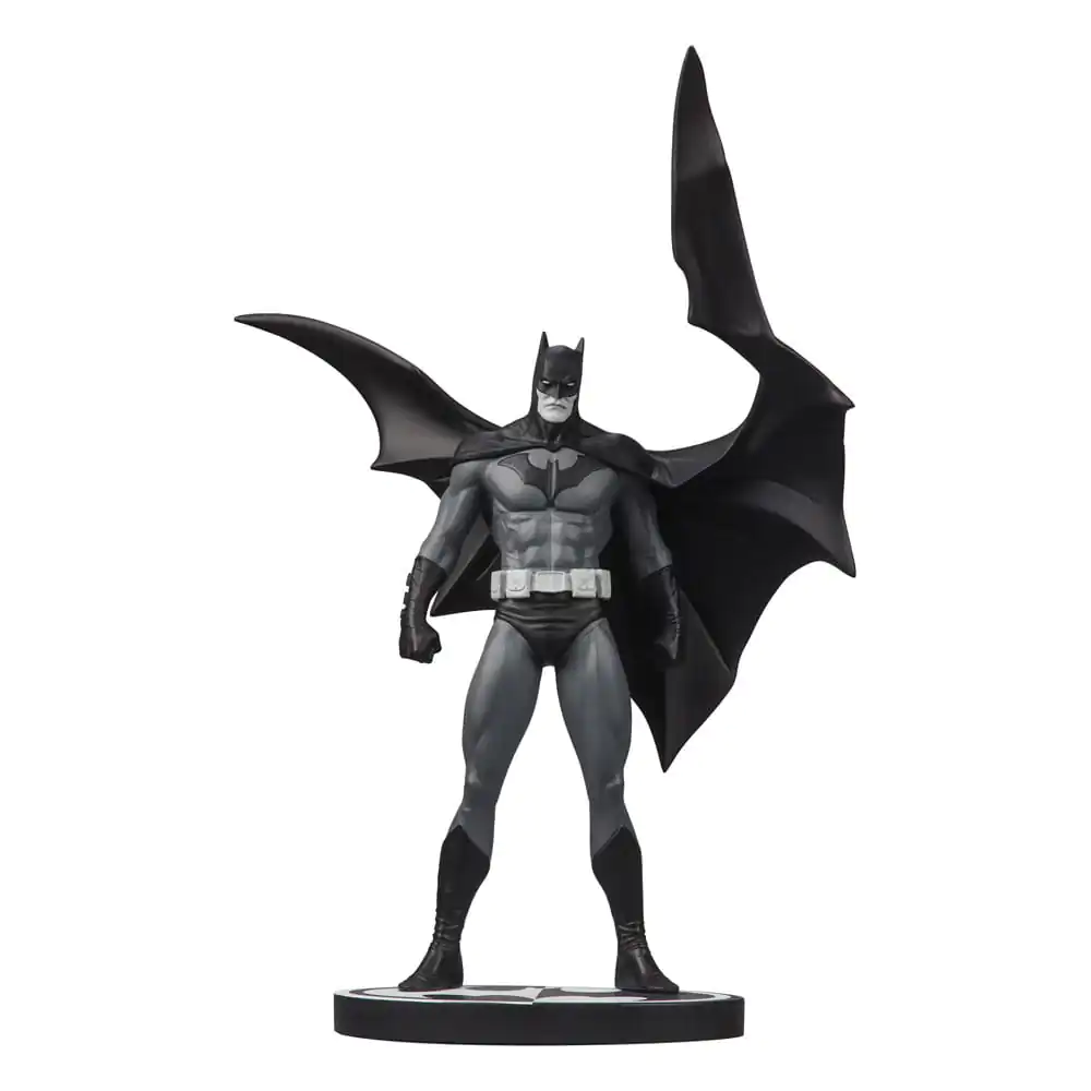 DC Direct Batman Black & White Batman (by Jorge Jimenez) gyanta szobor figura 27 cm termékfotó