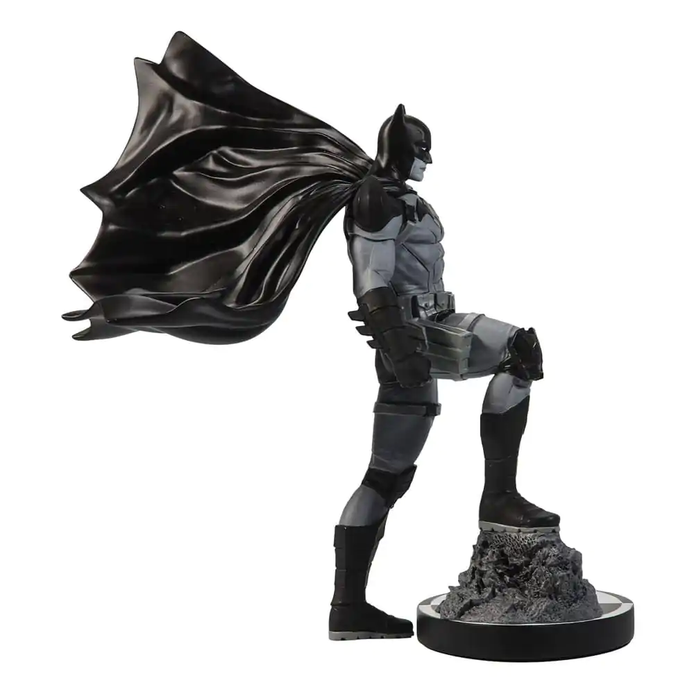 DC Direct Batman Black &amp; White by Mitch Gerads gyanta szobor figura 20 cm termékfotó